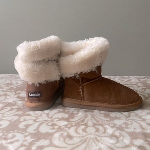 Kids size 13 Lamo Sherpa Boots.